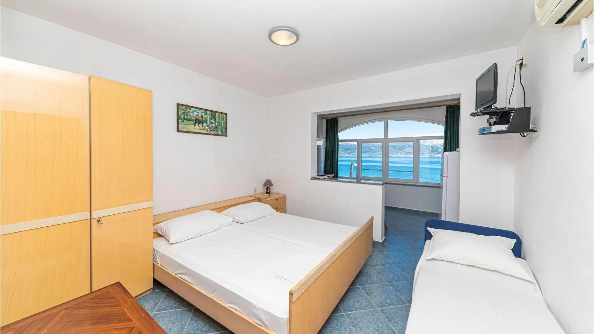 Awesome Apartment In Slatine With Wifi 0*,  Croatia